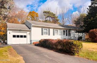 39 Oxford Circle, Brunswick, NY 12180