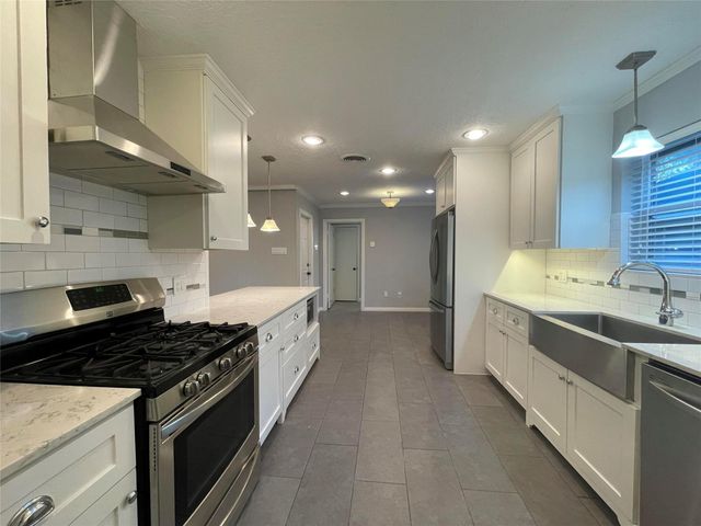 6739 Cindy Lane, Houston, TX 77008