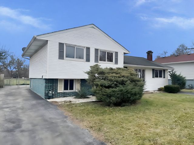 202 E Rose Street, Glenwood, IL 60425