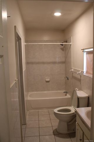219-22 132nd Road, Jamaica, NY 11413
