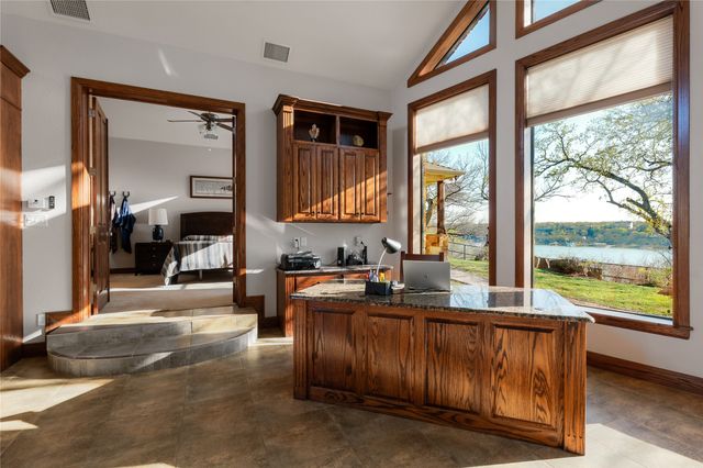 2016 N Lakeview Drive, Palo Pinto, TX 76484