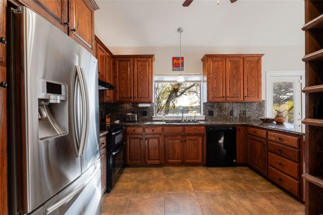 2016 N Lakeview Drive, Palo Pinto, TX 76484