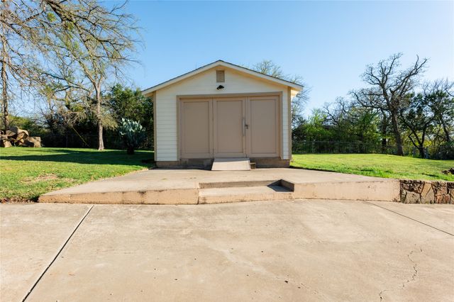 2016 N Lakeview Drive, Palo Pinto, TX 76484