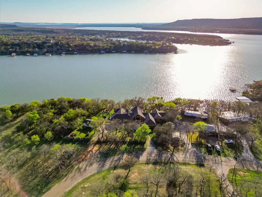 2016 N Lakeview Drive, Palo Pinto, TX 76484