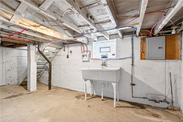 427 Market St, Belle Vernon, PA 15012