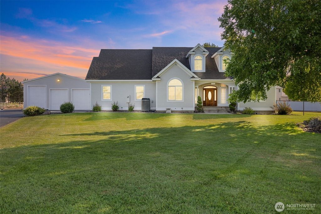 101304 Billings Court, West Richland, WA 99353