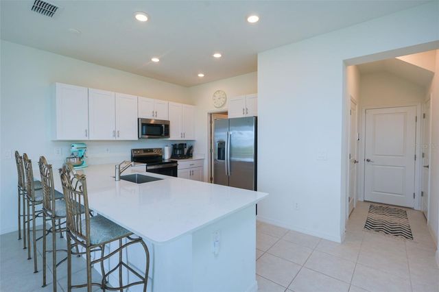 10059 TRUMPET HONEYSUCKLE WAY, San Antonio, FL 33576