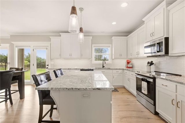25371 W 146 Street, Olathe, KS 66061