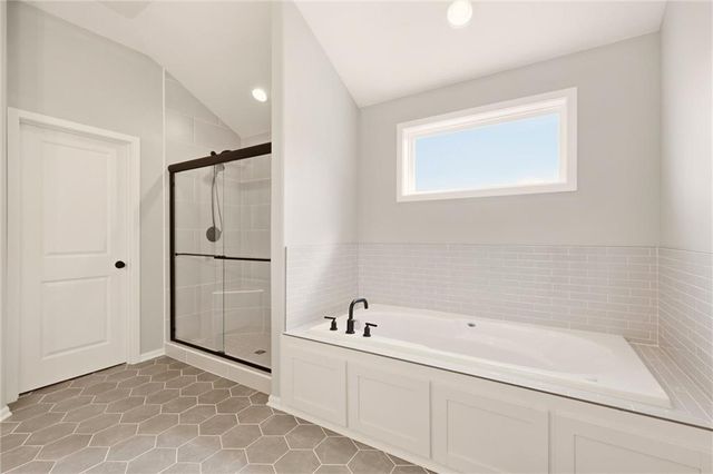 25371 W 146 Street, Olathe, KS 66061