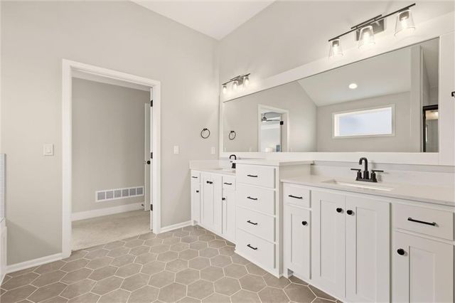 25371 W 146 Street, Olathe, KS 66061