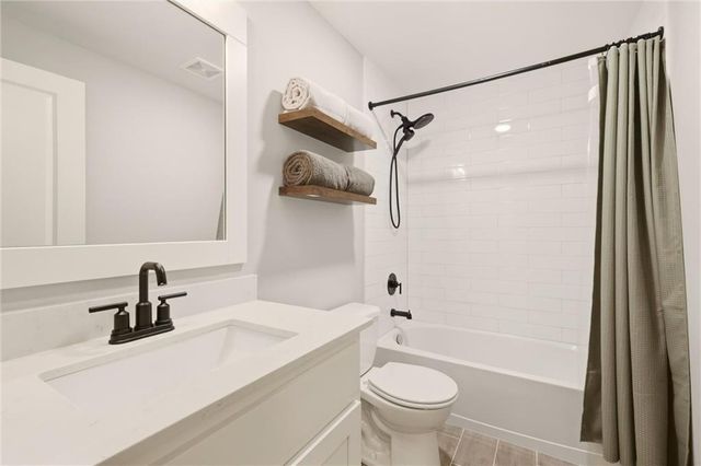 25371 W 146 Street, Olathe, KS 66061