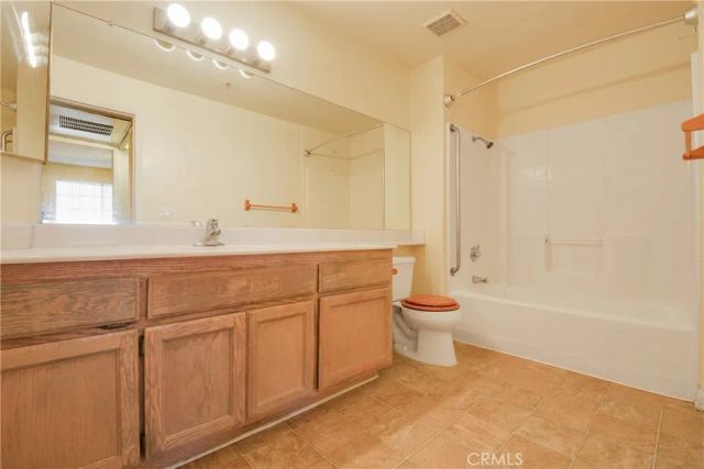 11410 Brookshire 316, Downey, CA 90241
