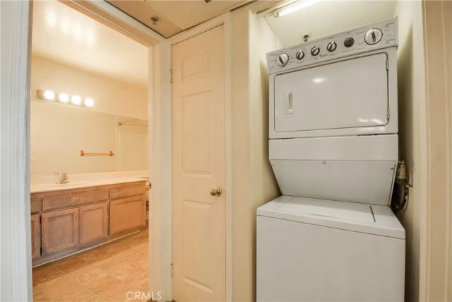 11410 Brookshire 316, Downey, CA 90241