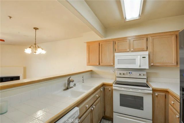 11410 Brookshire 316, Downey, CA 90241