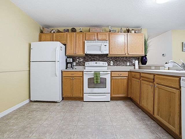 1692 INDIGO AVENUE, The Villages, FL 32162