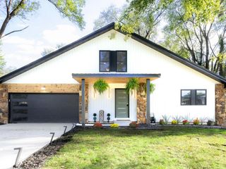 3064 East Gasconade Street, Springfield, MO 65804