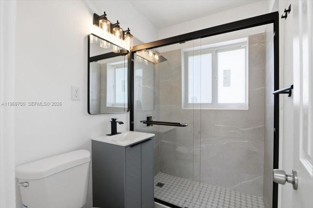 931 Chateau Park Dr, Fort Lauderdale, FL 33311