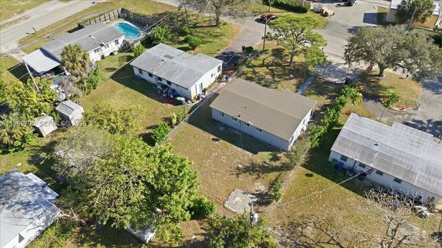 931 Chateau Park Dr, Fort Lauderdale, FL 33311