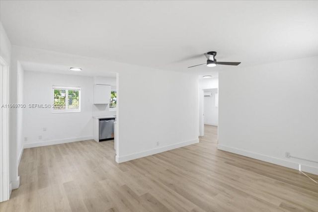 931 Chateau Park Dr, Fort Lauderdale, FL 33311