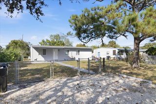 931 Chateau Park Dr, Fort Lauderdale, FL 33311