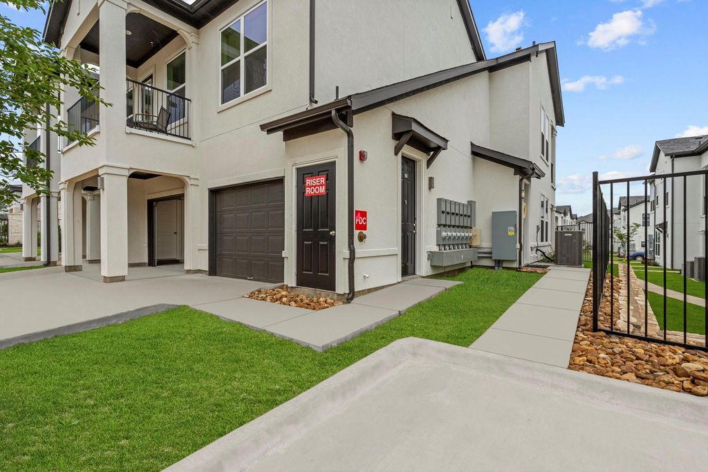 1664 Hillside Terrace 2716, Buda, TX 78610