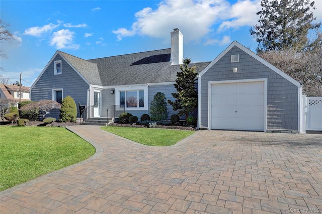 45 Gregory Avenue, Merrick, NY 11566