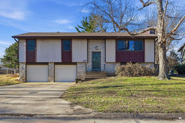 3105 Yolande Way, Manhattan, KS 66502