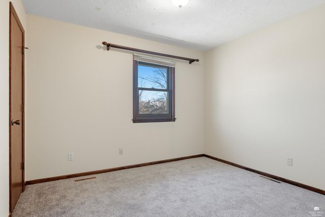 3105 Yolande Way, Manhattan, KS 66502