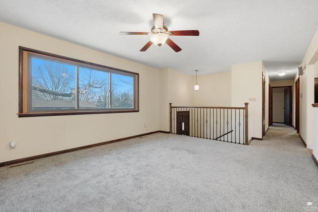 3105 Yolande Way, Manhattan, KS 66502