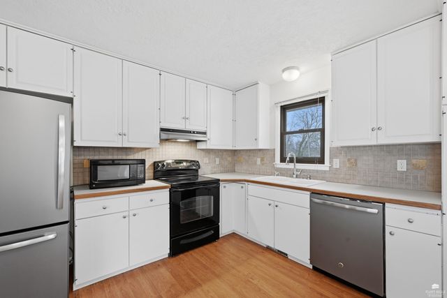 3105 Yolande Way, Manhattan, KS 66502