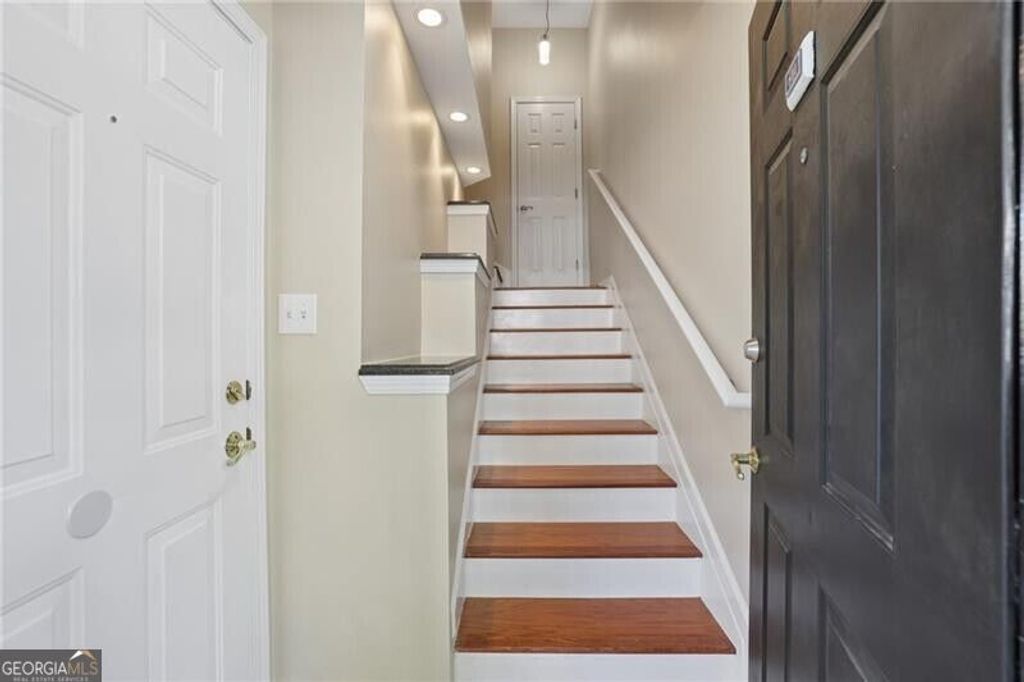 4254 River Green Drive NW 611, Atlanta, GA 30327 — photo 2