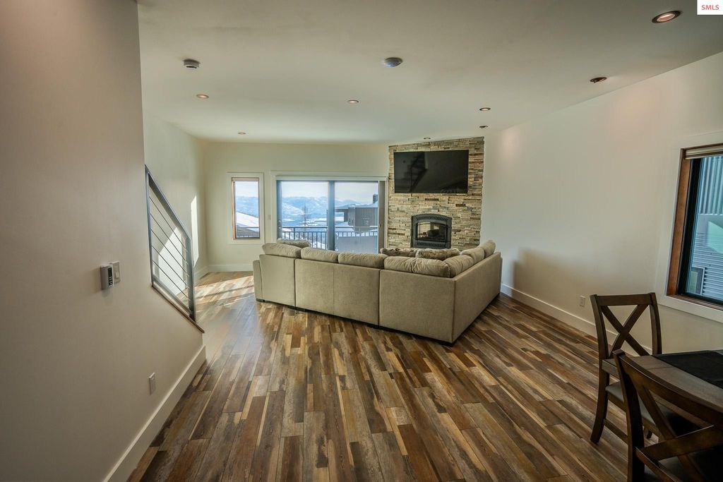 102 Chutes Lane, Sandpoint, ID 83864 photo 2