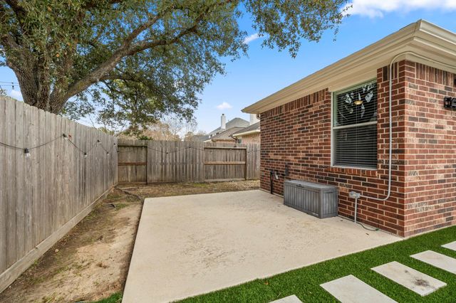 20434 Willow Trace Drive, Cypress, TX 77433