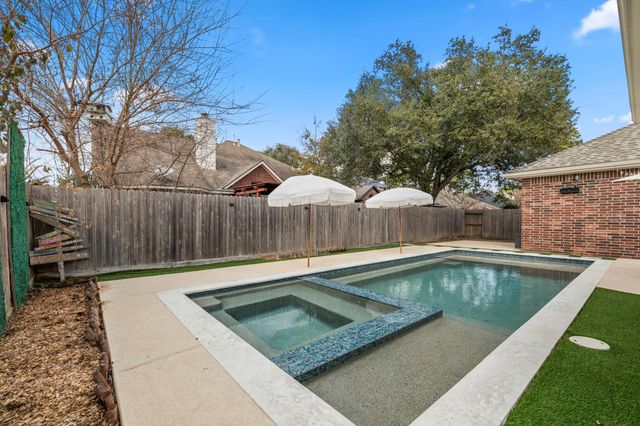 20434 Willow Trace Drive, Cypress, TX 77433