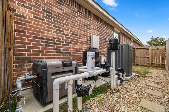 20434 Willow Trace Drive, Cypress, TX 77433