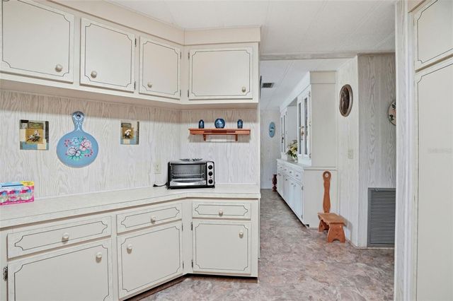 8496 HIGHPOINT BOULEVARD, Brooksville, FL 34613
