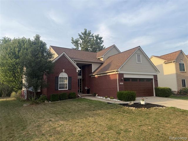 43072 Bradley Drive, Belleville, MI 48111