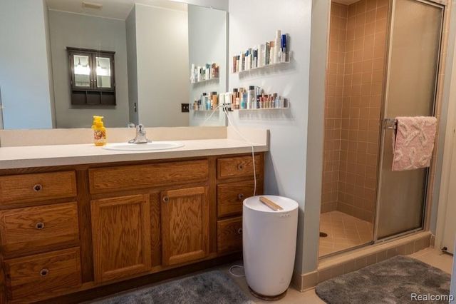 43072 Bradley Drive, Belleville, MI 48111