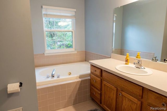 43072 Bradley Drive, Belleville, MI 48111