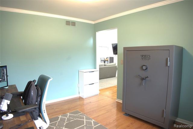 43072 Bradley Drive, Belleville, MI 48111