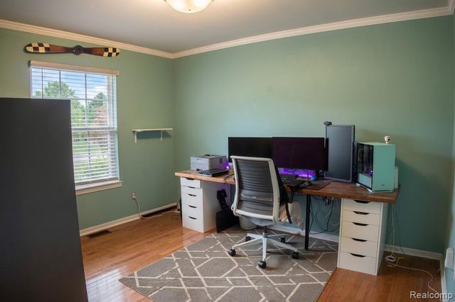43072 Bradley Drive, Belleville, MI 48111
