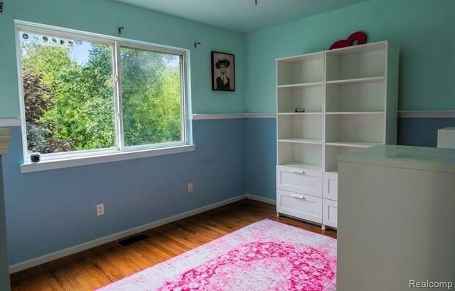 43072 Bradley Drive, Belleville, MI 48111