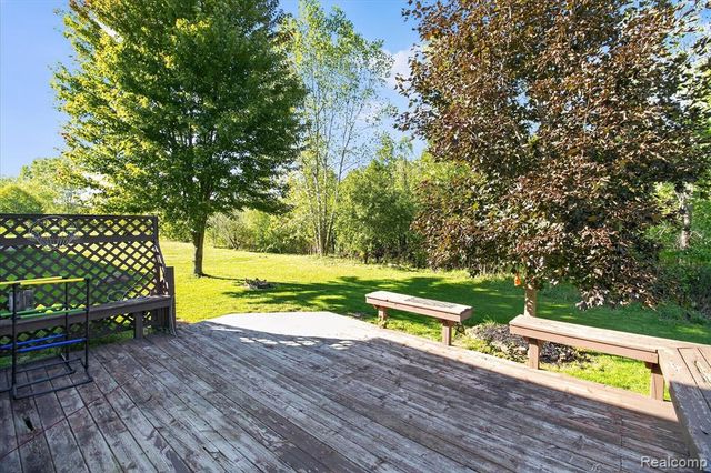 43072 Bradley Drive, Belleville, MI 48111