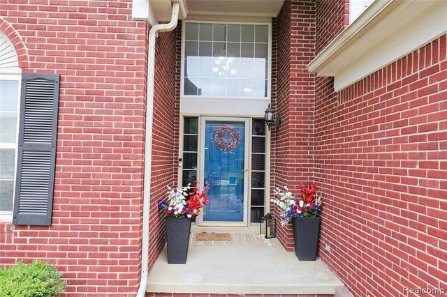 43072 Bradley Drive, Belleville, MI 48111