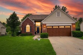 43072 Bradley Drive, Belleville, MI 48111