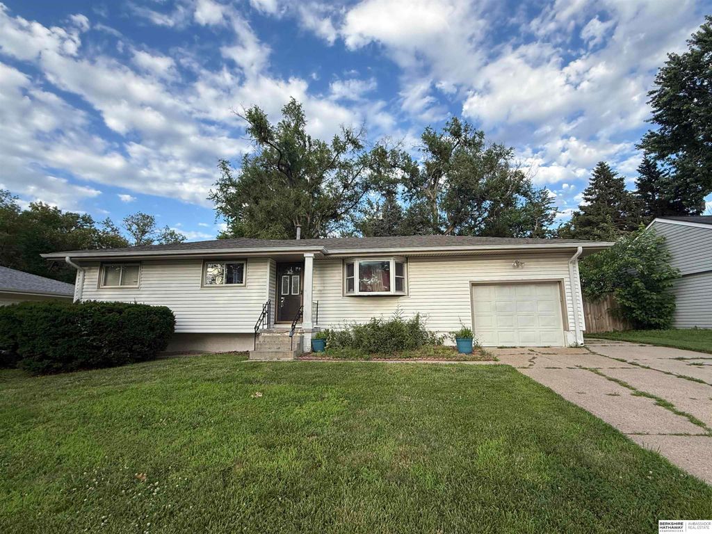 3035 S 134Th Street, Omaha, NE 68144