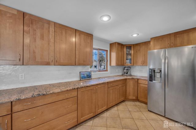 71 Pine Street, Spotswood, NJ 08884