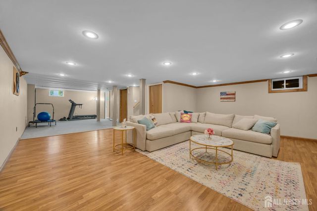 71 Pine Street, Spotswood, NJ 08884