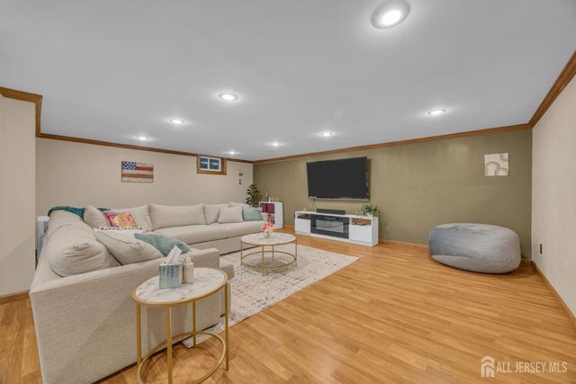 71 Pine Street, Spotswood, NJ 08884