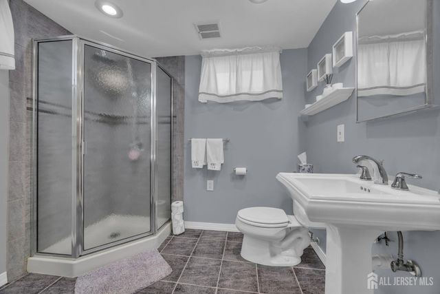 71 Pine Street, Spotswood, NJ 08884